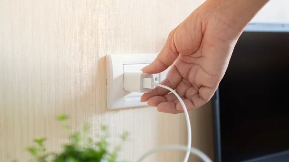 Ổ cắm và sạc điện thoại